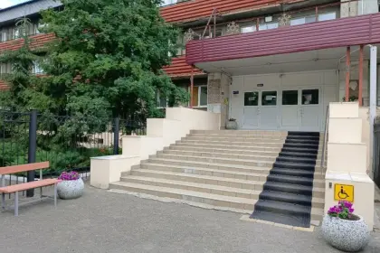 Фото клиники ГБУЗ "Кузбасский клинический наркологический диспансер имени профессора Н.П. Кокориной"